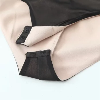 Schwarzer Netz-Bodysuit mit Rüschen und Stehkragen 11 2961126340