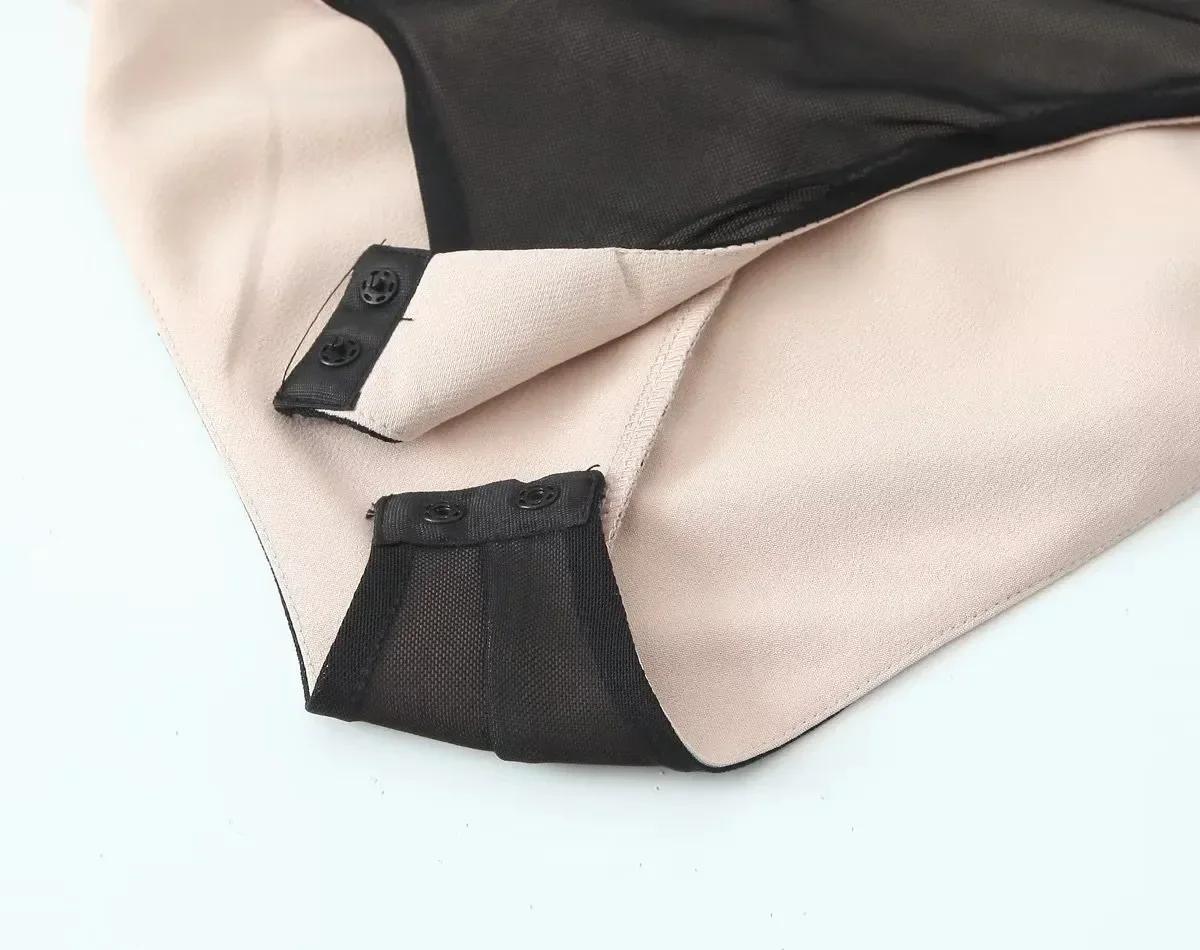 Schwarzer Netz-Bodysuit mit Rüschen und Stehkragen 18 544695069