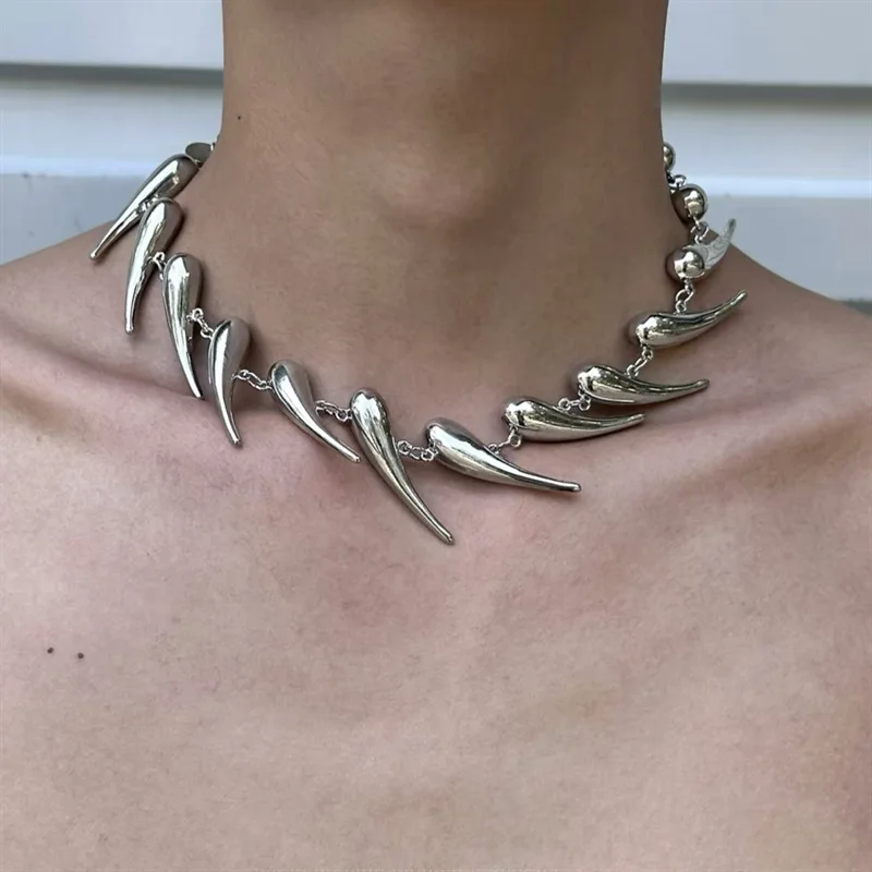 Persönlichkeitsunregelmäßiger Cyberpunk-Unisex-Choker mit Chili-Nietenanhänger - Dunkler Wind-Halskette Schmuckzubehör-Geschenke 10 1596094673
