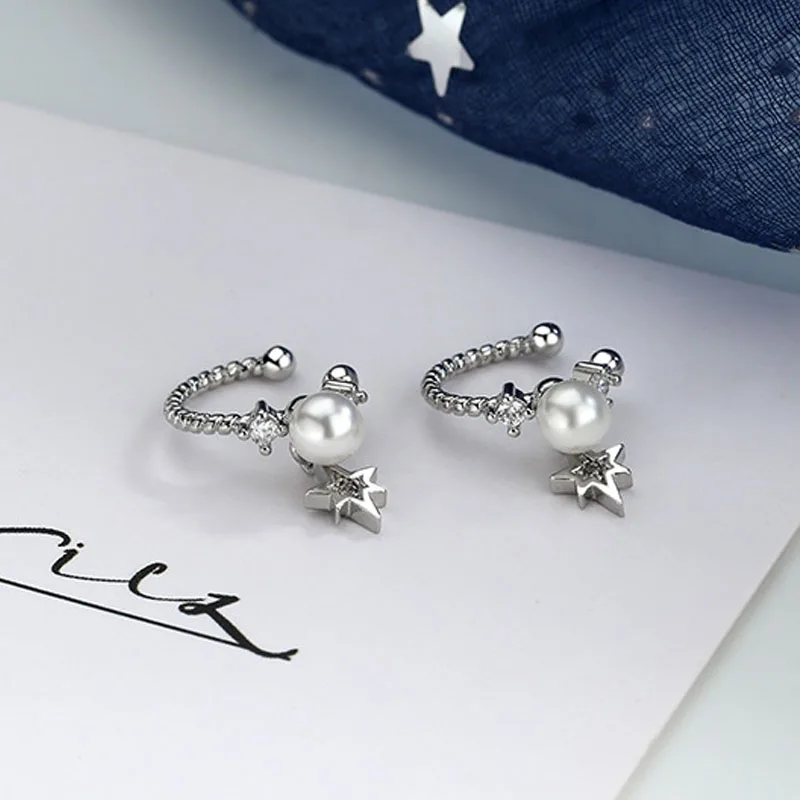 Silberfarbene Ohrmanschette mit funkelnden Perlen - Stern Design 2 2024 No Pierced Ear Cuff Earrings silver Color Star Sparkling Pearl Clip Earrings for Women Ear Bone Fake Cartilage Jewelry 2